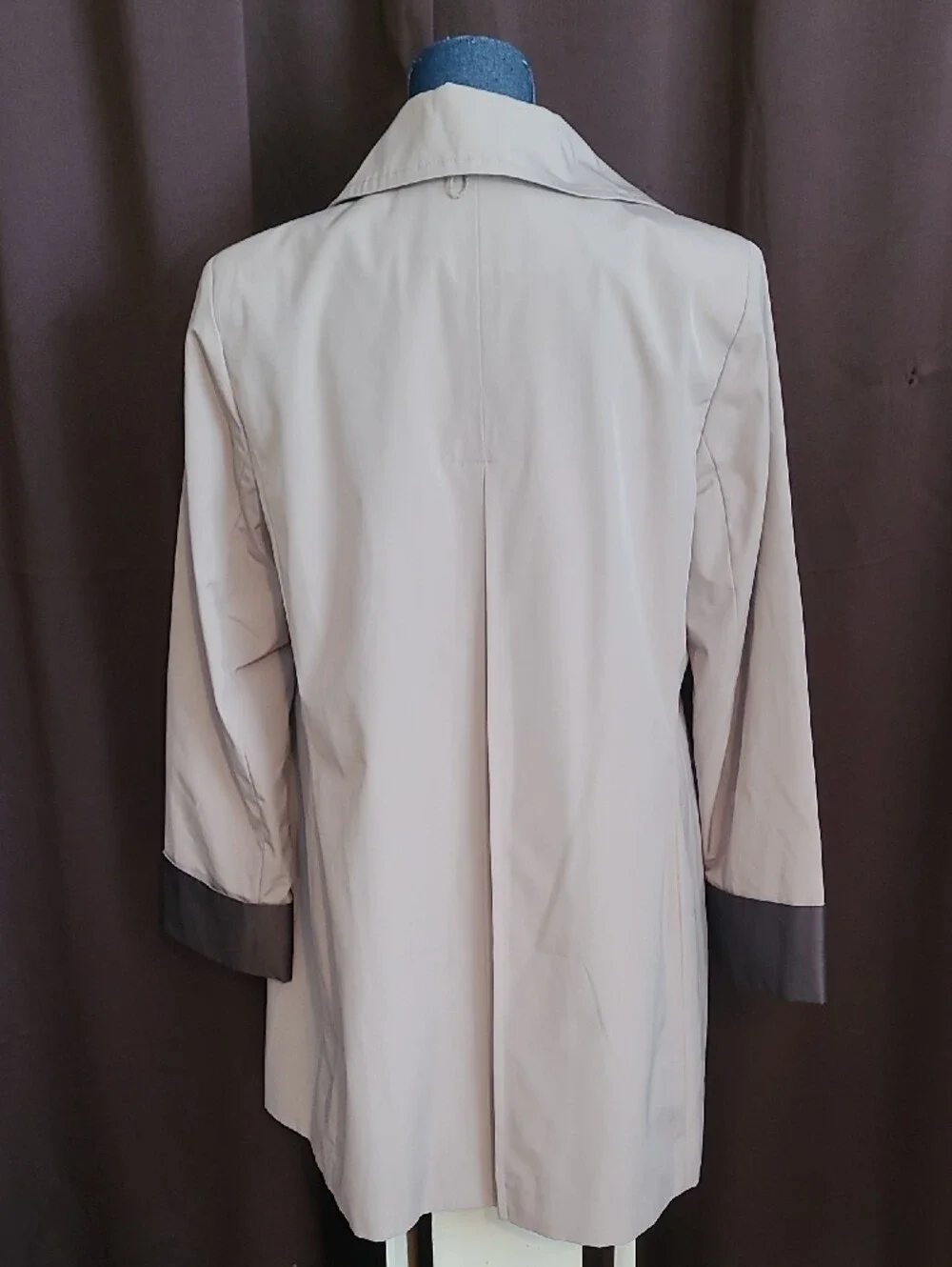 London Fog Beige Trench Coat with Contrast Cuffs - Picture 5 of 9